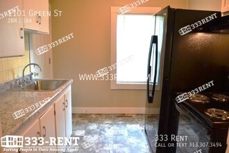 1101 Green St in Harrisonville, MO - Building Photo - Building Photo