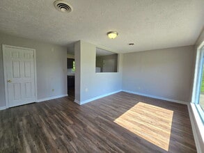 198B Locust Dr in Clarksville, TN - Building Photo - Building Photo