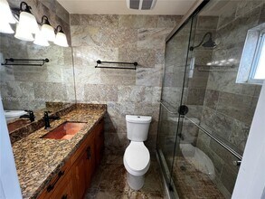 351 NW 82nd Ave in Miami, FL - Building Photo - Building Photo