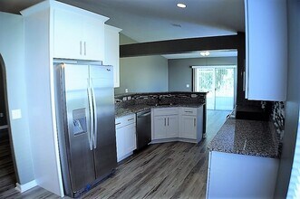 1017 Tawny Eagle Dr in Groveland, FL - Building Photo - Building Photo