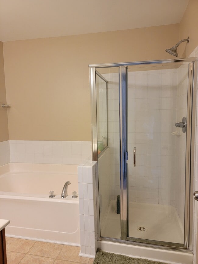 2220 Valley Edge Dr in Raleigh, NC - Building Photo - Building Photo