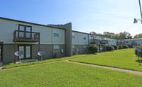 Vines at Cedar Creek Court in Bessemer, AL - Building Photo - Building Photo