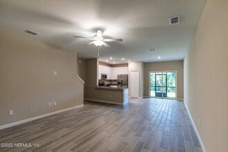 2643 Sandy Dune Dr in Jacksonville, FL - Foto de edificio - Building Photo