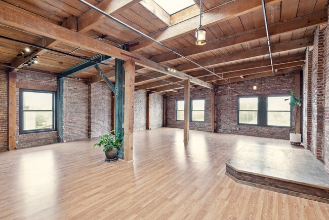 The Newberry Lofts / Artist Loft Apartments