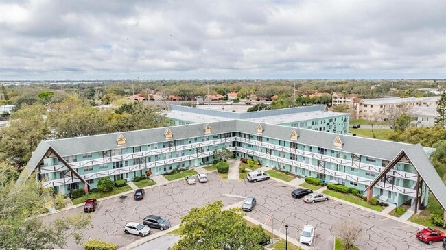 2042 Australia Way W in Clearwater, FL - Building Photo - Building Photo