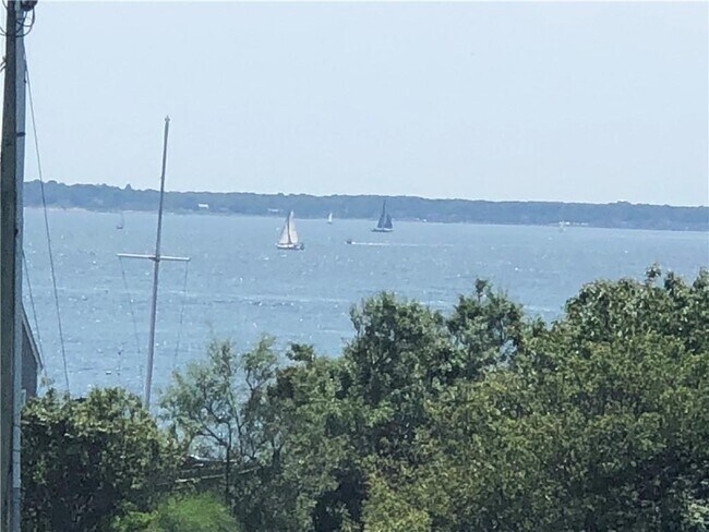 17 Chartier Cir in Newport, RI - Building Photo - Building Photo