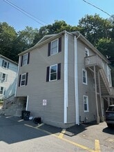 47 Gilbert St in Derby, CT - Building Photo - Building Photo