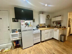 4976 14th Ave N-Unit -1/2 in St. Petersburg, FL - Building Photo - Building Photo