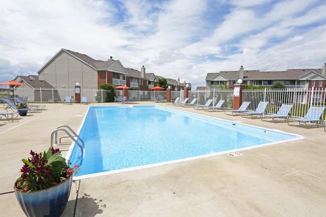 Watersedge in Champaign, IL - Building Photo - Building Photo