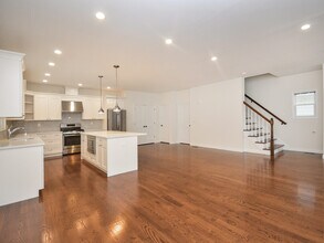 30 Dunes Ln in Port Washington, NY - Building Photo - Building Photo