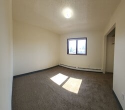 3284-3284 Adams Dr in Fairbanks, AK - Building Photo - Building Photo
