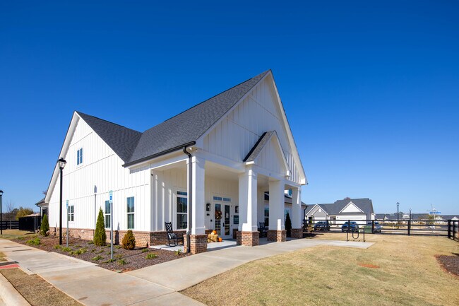 Nestledown Farms in Huntsville, AL - Foto de edificio - Building Photo