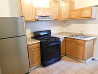 615 E Chase St photo'