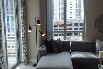 253 NE 2nd St, Unit 1607 in Miami, FL - Building Photo - Building Photo