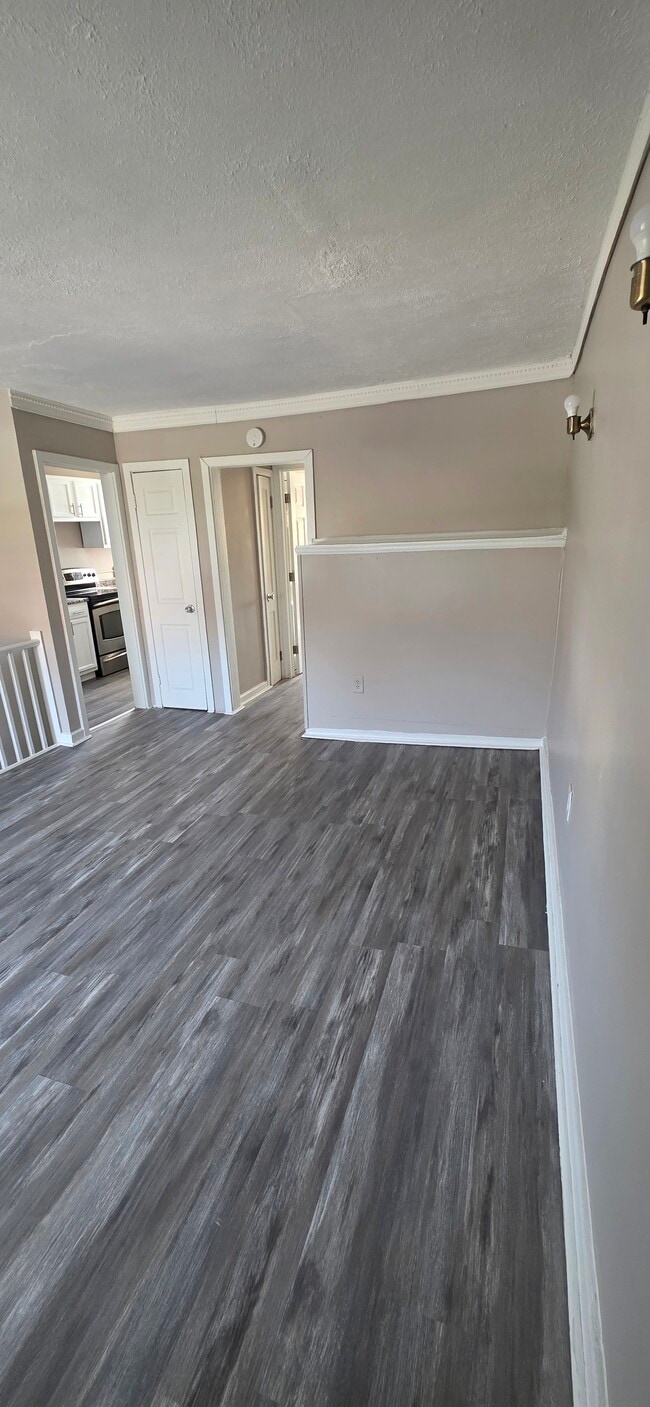 811 Stoll St in Baltimore, MD - Foto de edificio - Building Photo