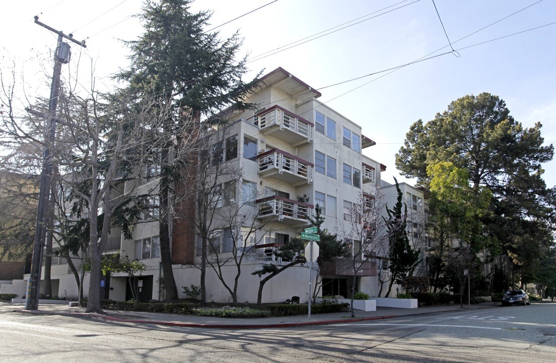 250 Montecito in Oakland, CA - Building Photo