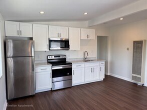 1813 12th St, Unit G in Santa Monica, CA - Building Photo - Building Photo