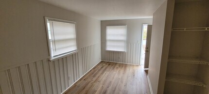 903 Martin St, Unit B in Greensboro, NC - Foto de edificio - Building Photo