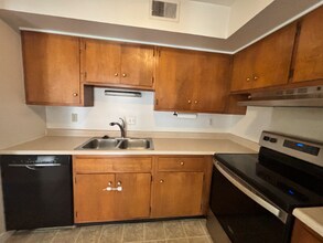 734 W Kilgore Rd in Kalamazoo, MI - Building Photo - Building Photo