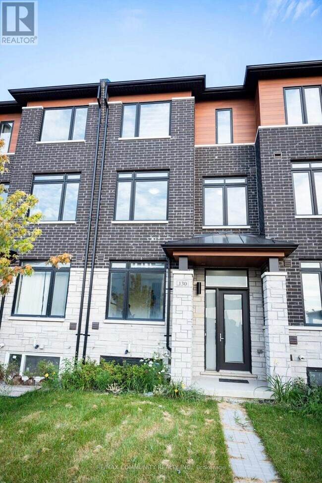 130 Purple Sage Dr in Brampton, ON - Building Photo - Building Photo