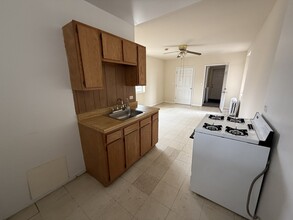5011 W Cermak Rd in Cicero, IL - Building Photo - Building Photo