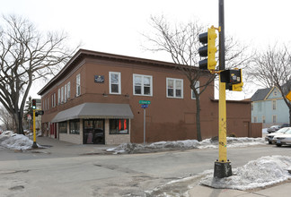 2401 Dupont Ave S in Minneapolis, MN - Building Photo - Building Photo