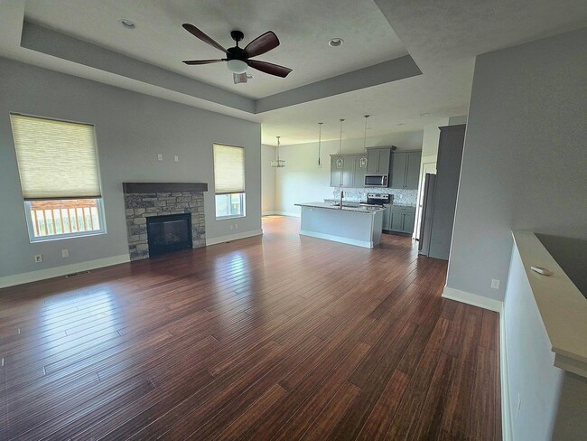 7833 Hayek Dr in Lincoln, NE - Foto de edificio - Building Photo