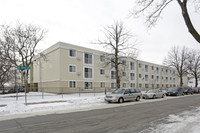 Village at Franklin Station in Minneapolis, MN - Foto de edificio - Building Photo