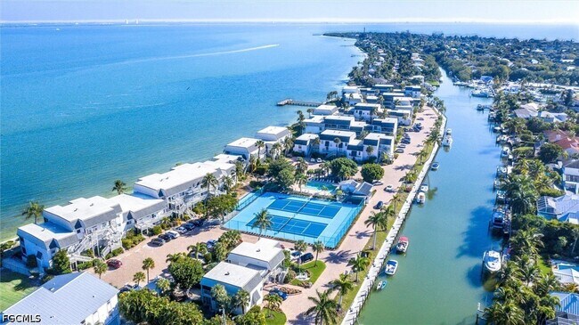 760 Sextant Dr in Sanibel, FL - Building Photo - Building Photo