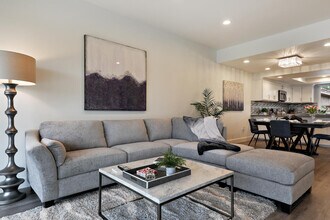 36 Sunrise Dr in Rancho Mirage, CA - Building Photo - Building Photo
