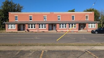 1301 S Erie Ave in Massillon, OH - Building Photo