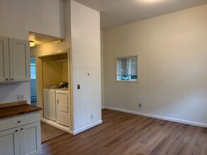 9008 N Mohawk Ave, Unit 9008 Mohawk in Portland, OR - Building Photo - Building Photo