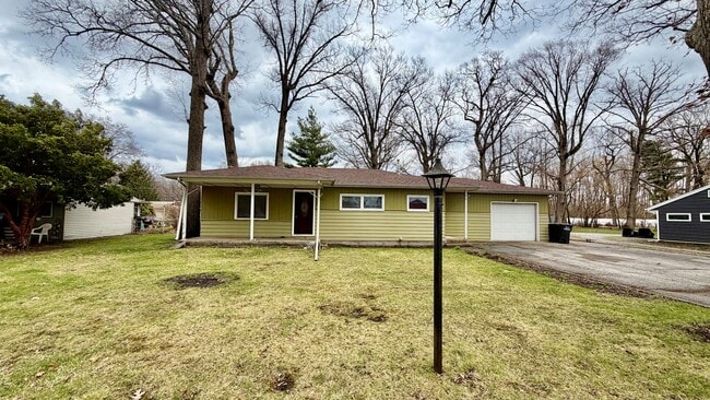 property at 3101 N County Line Rd