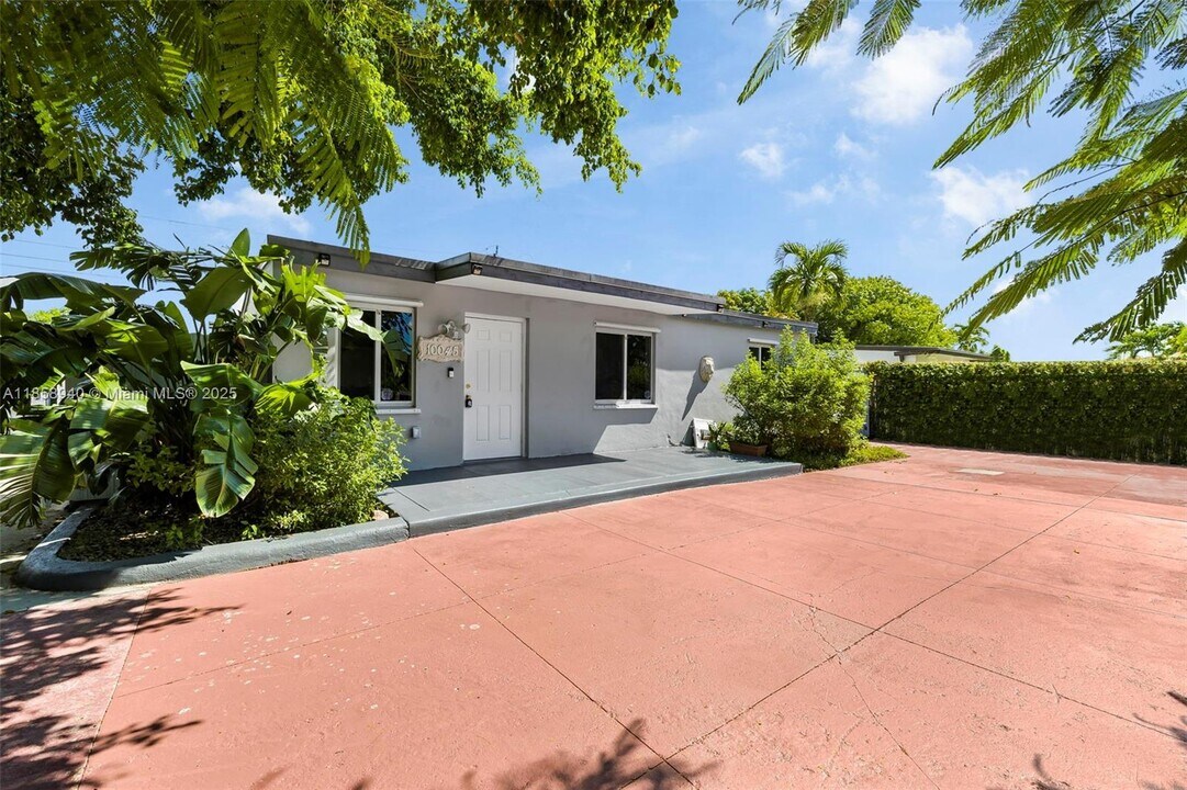 10045 SW 51st Terrace in Miami, FL - Building Photo