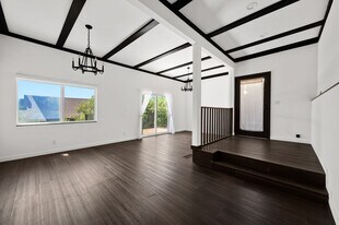 1915 Apex Ave in Los Angeles, CA - Building Photo