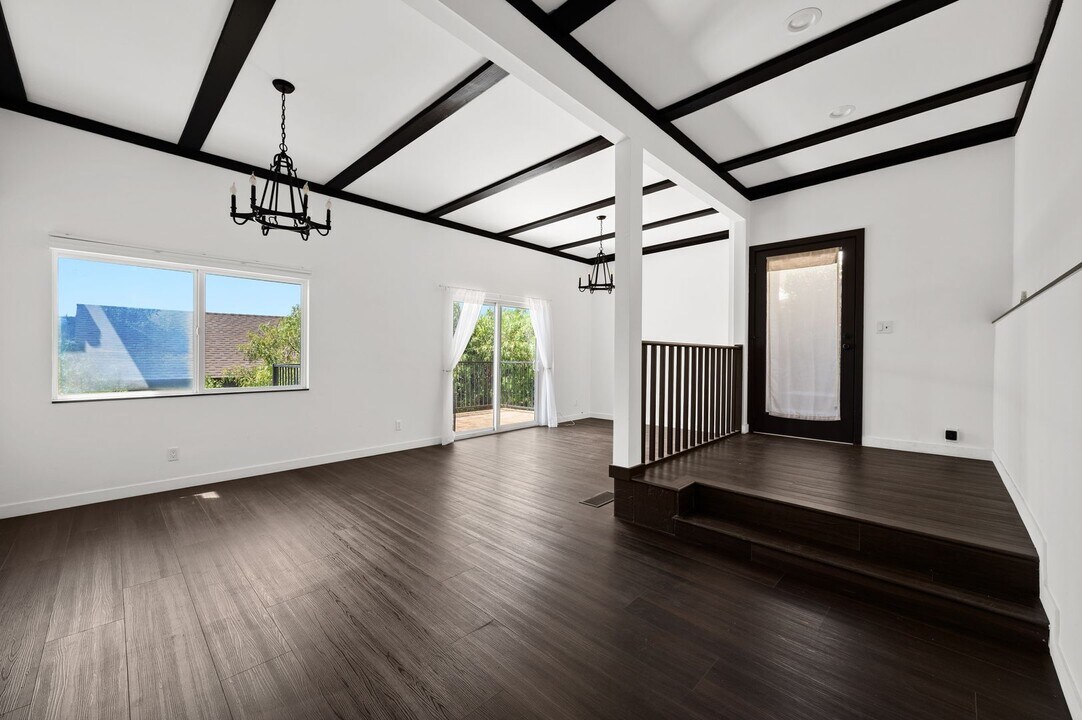 1915 Apex Ave in Los Angeles, CA - Building Photo