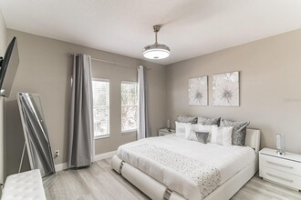 468 Caravelle Cir in Kissimmee, FL - Foto de edificio - Building Photo