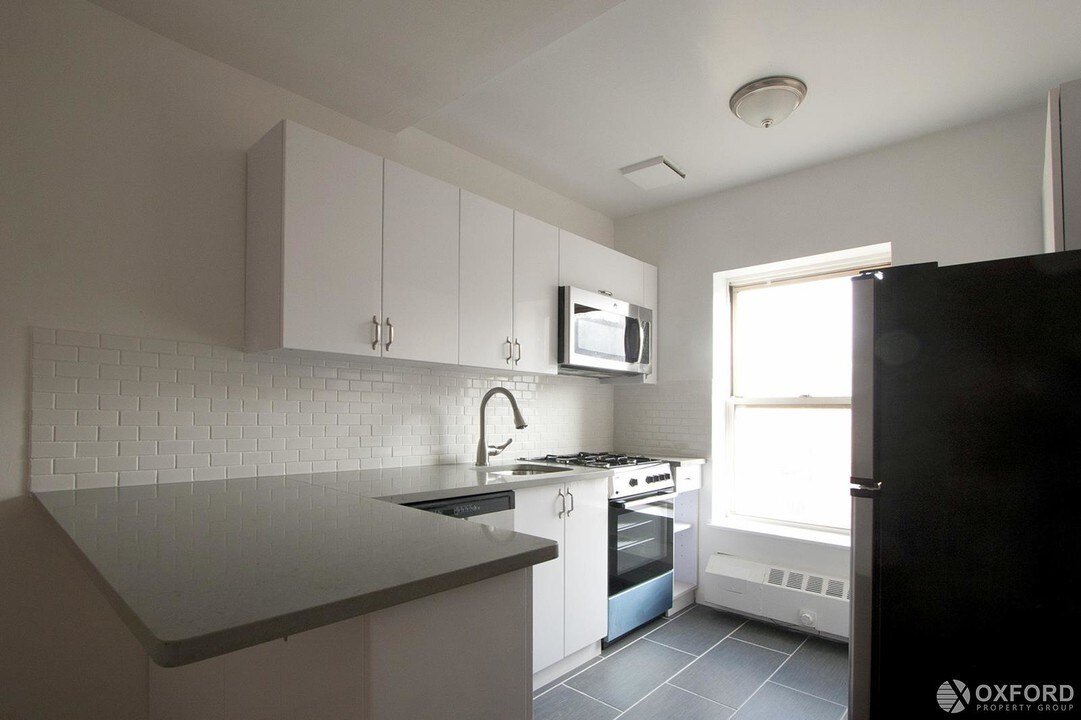 220 Avenue A-Unit -3-C in New York, NY - Building Photo