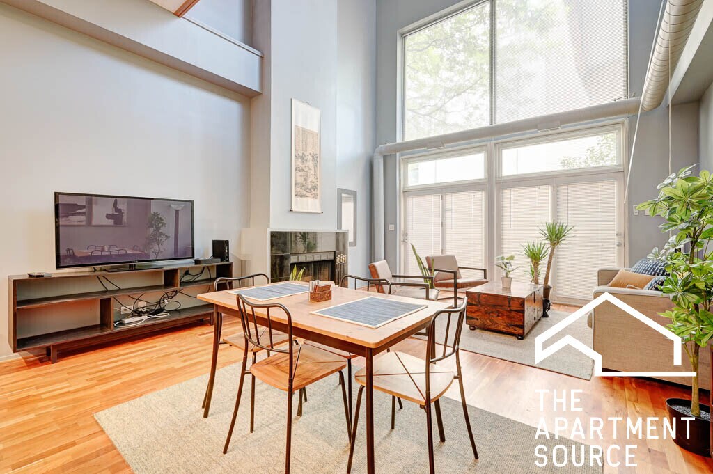 1760 W Wrightwood Ave, Unit 1 in Chicago, IL - Building Photo
