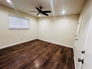 5010 San Jacinto St in Dallas, TX - Building Photo - Building Photo