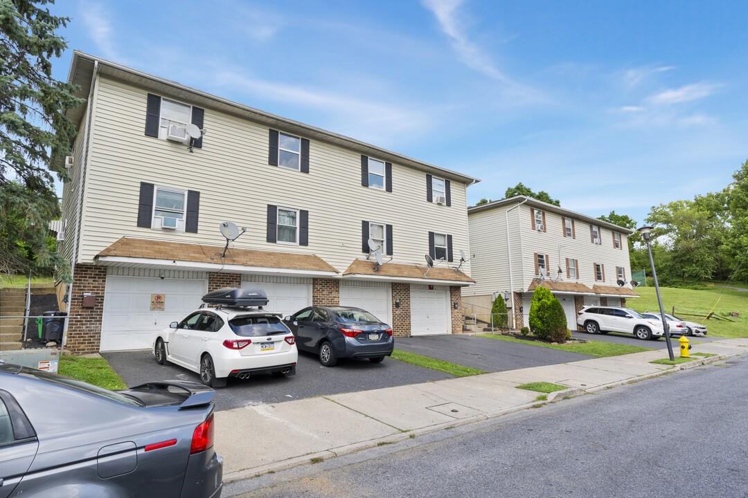 Austin Street Townhomes in Allentown, PA - Building Photo