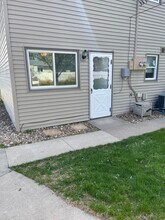 300 Clymer Rd in Hiawatha, IA - Building Photo - Building Photo