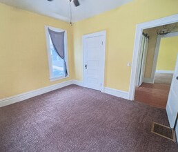 609 Rumely St in La Porte, IN - Foto de edificio - Building Photo