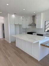 615 Manchester Terrace, Unit 615 Manchester Terrace #2 in Inglewood, CA - Foto de edificio - Building Photo