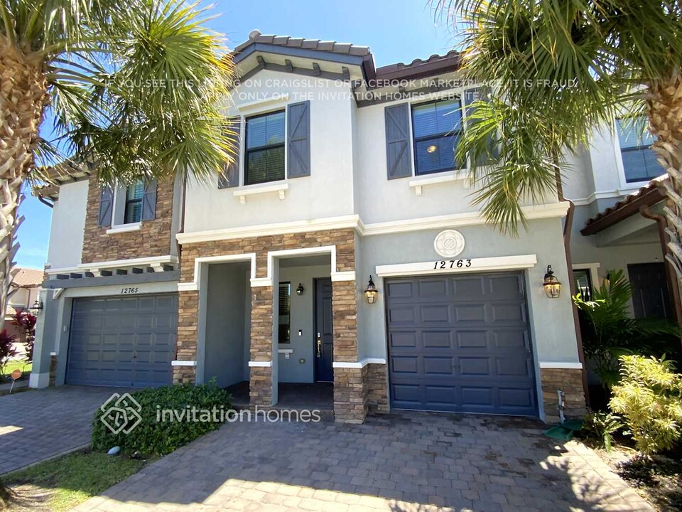 12763 Anthorne Ln in Boynton Beach, FL - Foto de edificio