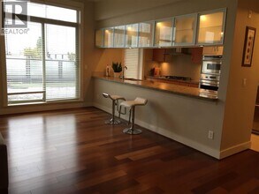 6333 Larkin Dr in Vancouver, BC - Building Photo - Building Photo