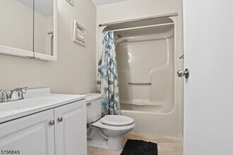 10 N Wood Ave in Linden, NJ - Building Photo - Building Photo