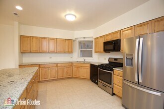 6713 N Sheridan Rd in Chicago, IL - Building Photo - Building Photo