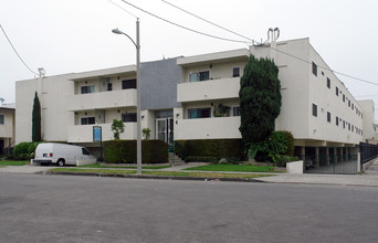 Manorwood Apartments in Inglewood, CA - Building Photo - Building Photo