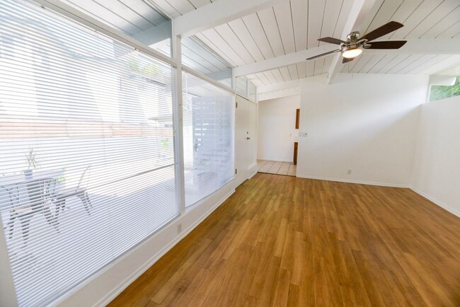 139 W Canada in San Clemente, CA - Foto de edificio - Building Photo